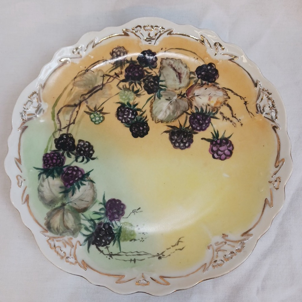 M De Mavelix Limoges France Blackberries Gilt 8.5 Inch